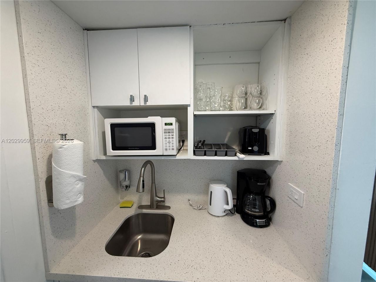 5445 Collins Ave , Unit 1701, Miami Beach, FL 33140 Photo