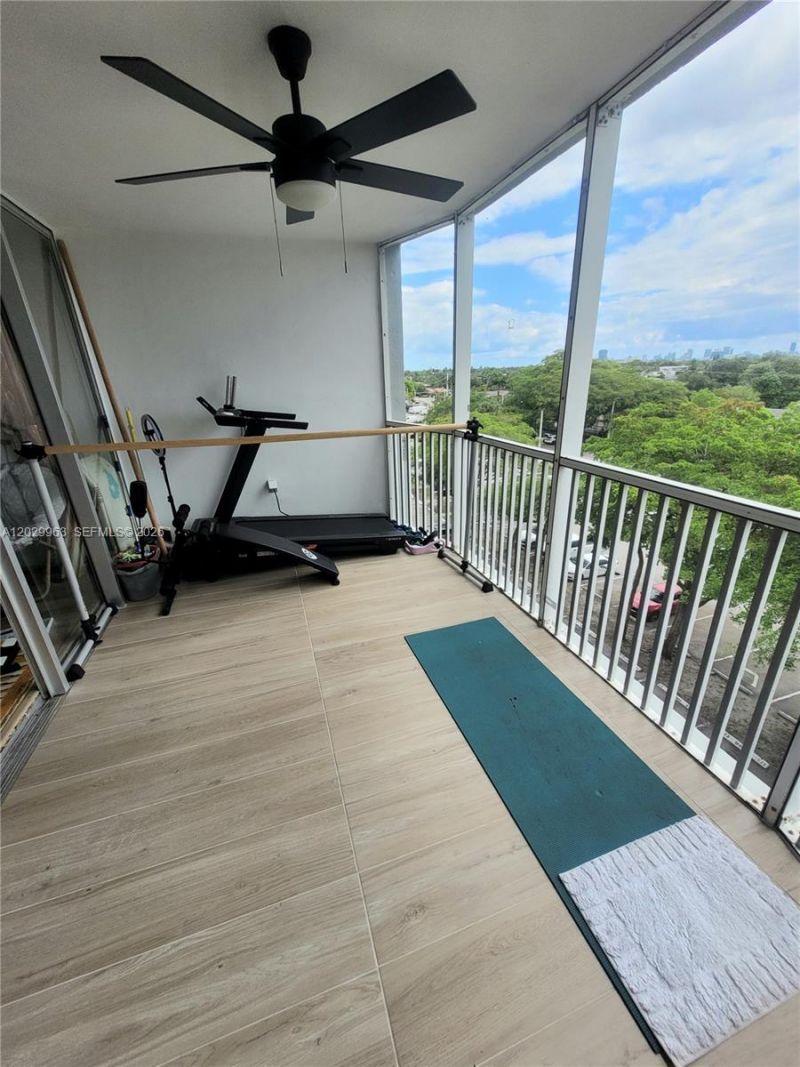 1780 NE 191st St, Unit 611-2, Miami, FL 33179 Photo