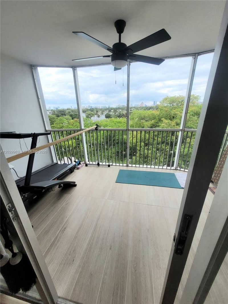 1780 NE 191st St, Unit 611-2, Miami, FL 33179 Photo
