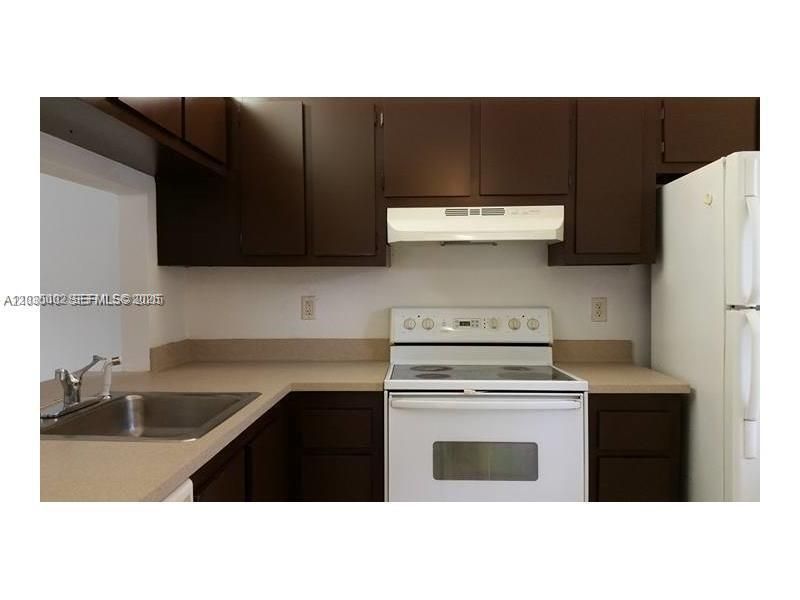 9117 NW 1st Ct , Unit 105, Pembroke Pines, FL 33024 Photo