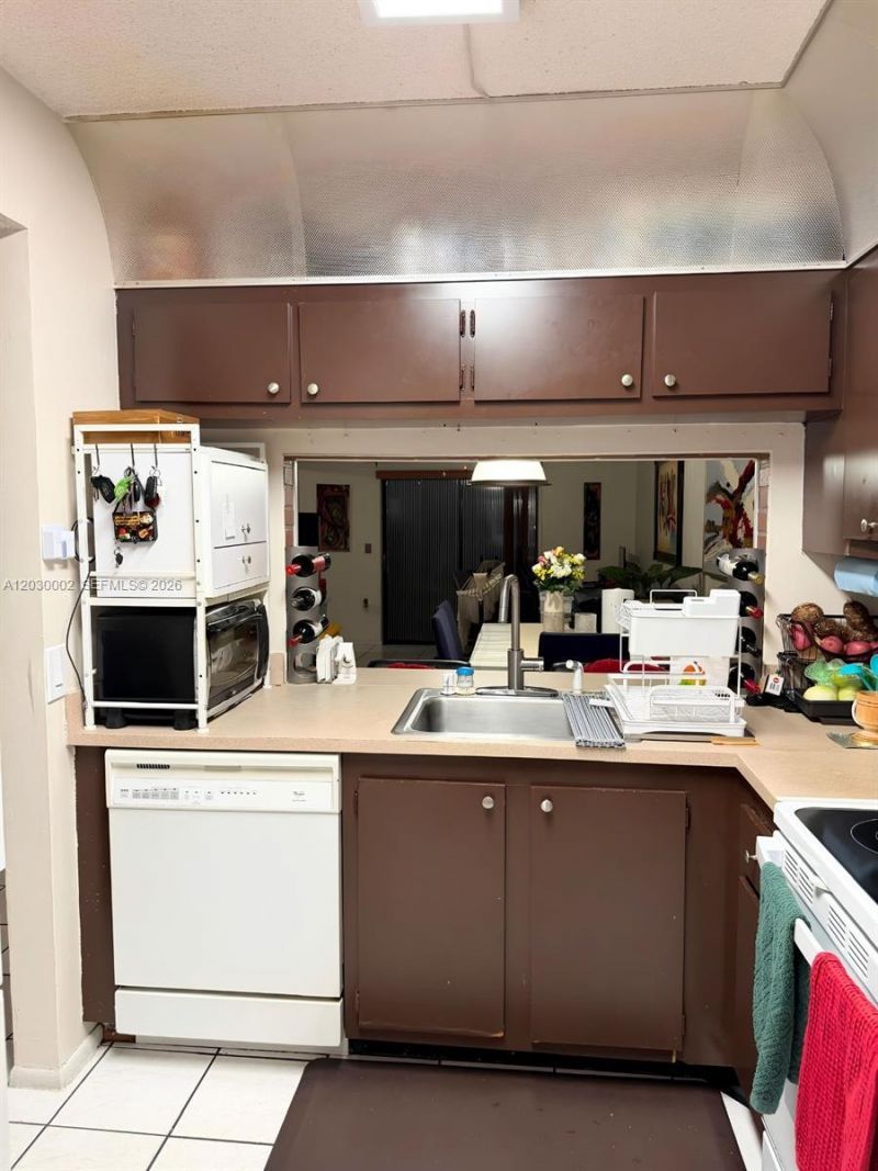 9117 NW 1st Ct , Unit 105, Pembroke Pines, FL 33024 Photo