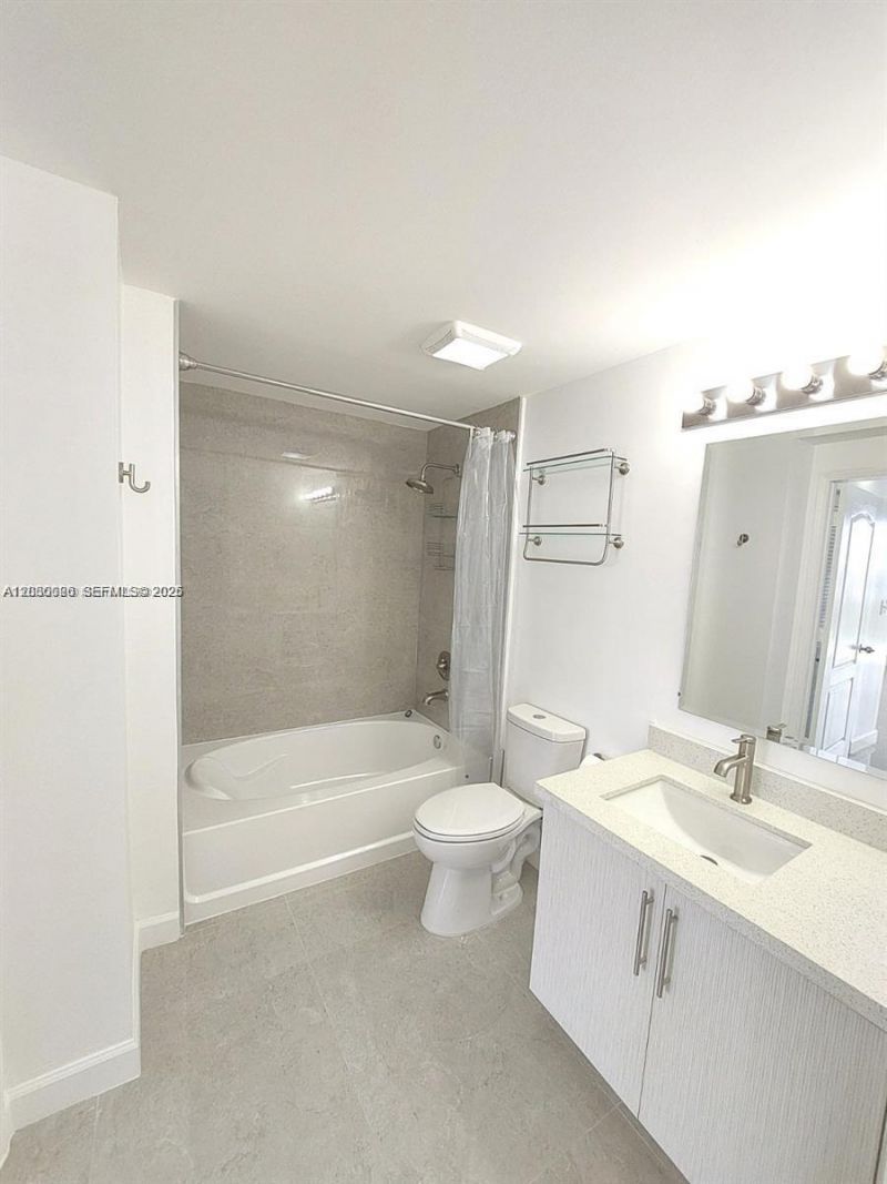 5077 NW 7th St, Unit 1111, Miami, FL 33126 Photo