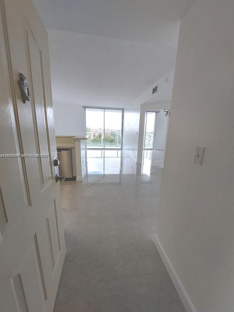 5077 NW 7th St, Unit 1111, Miami, FL 33126 Photo