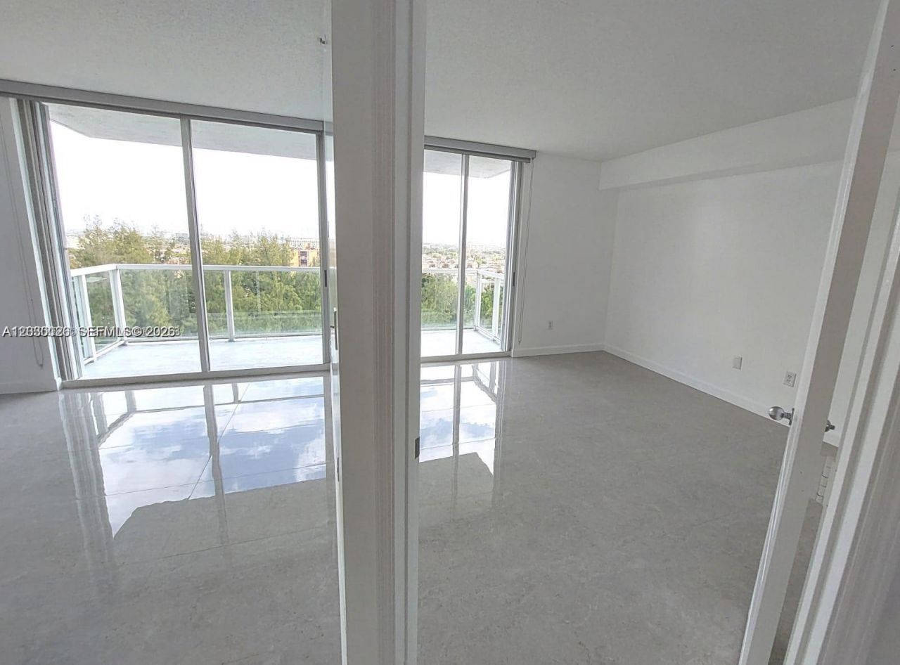 5077 NW 7th St, Unit 1111, Miami, FL 33126 Photo