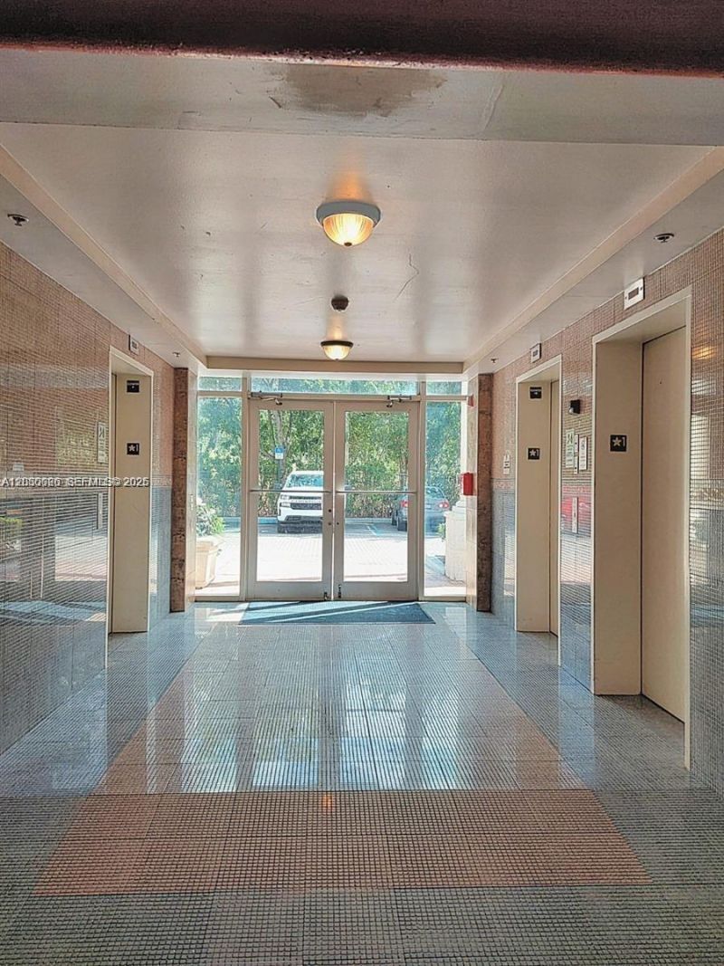 5077 NW 7th St, Unit 1111, Miami, FL 33126 Photo