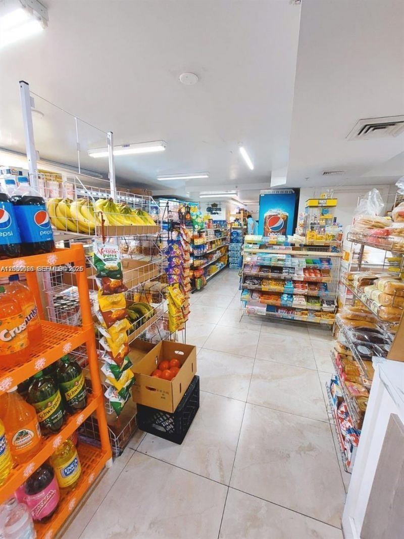 5077 NW 7th St, Unit 1111, Miami, FL 33126 Photo