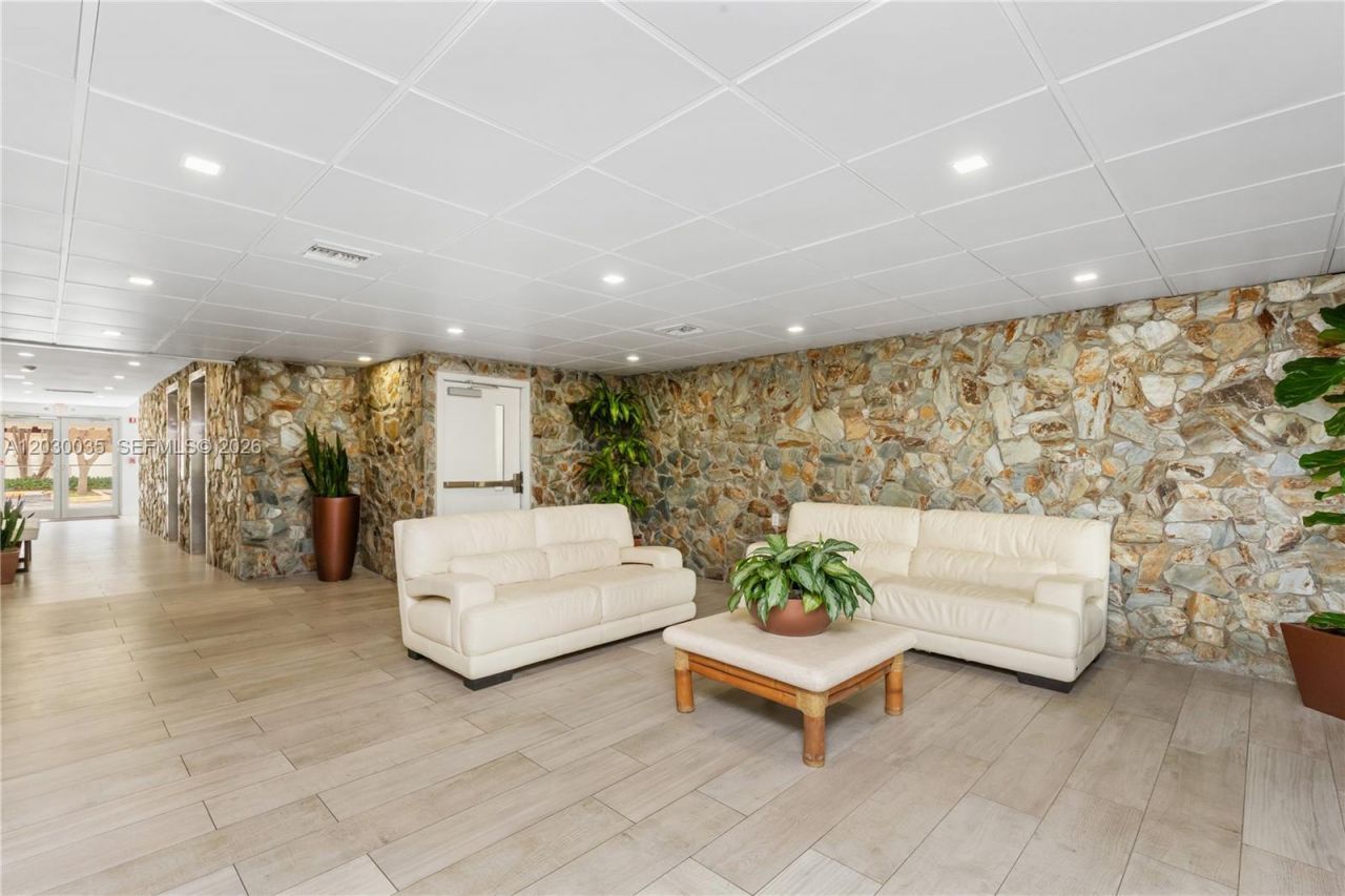 210 Sea View Dr , Unit 207, Key Biscayne, FL 33149 Photo