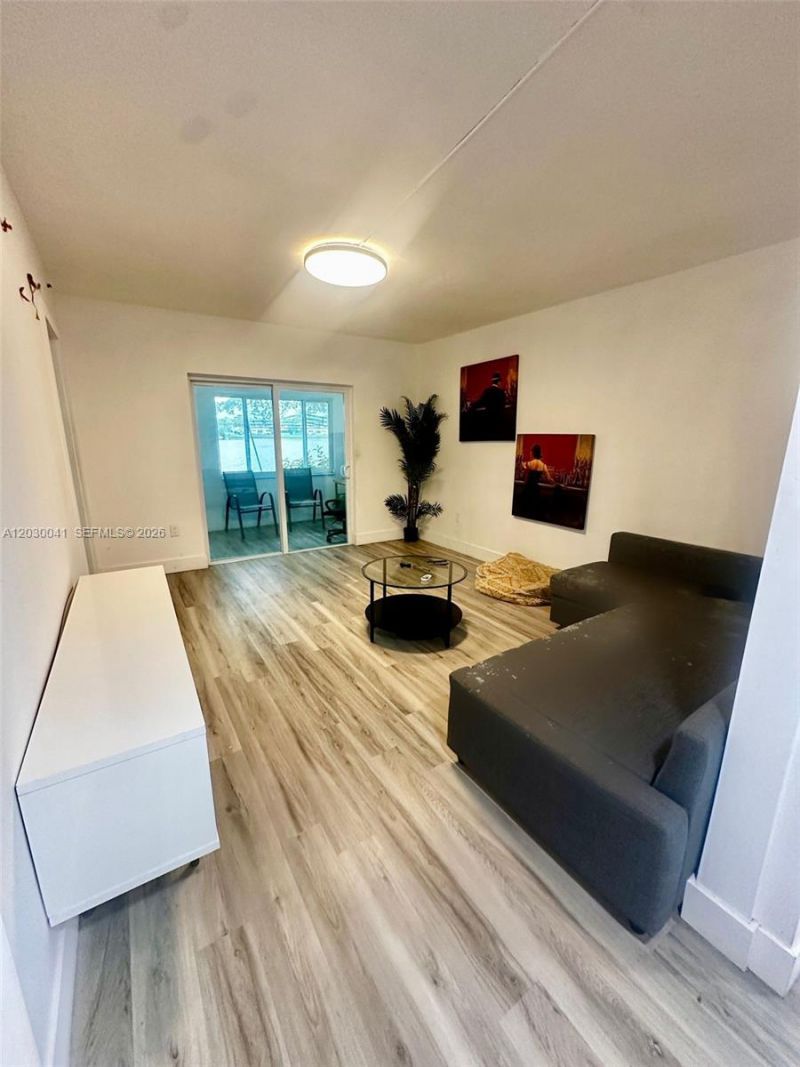 18900 NE 3rd Ct , Unit 509, Miami, FL 33179 Photo