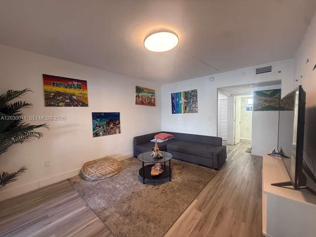 18900 NE 3rd Ct , Unit 509, Miami, FL 33179 Photo