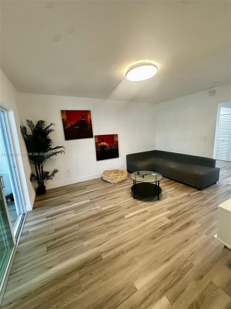 18900 NE 3rd Ct , Unit 509, Miami, FL 33179 Photo