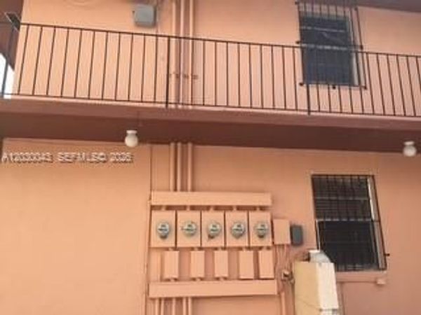 934 SW 3rd St , Miami, FL 33130
