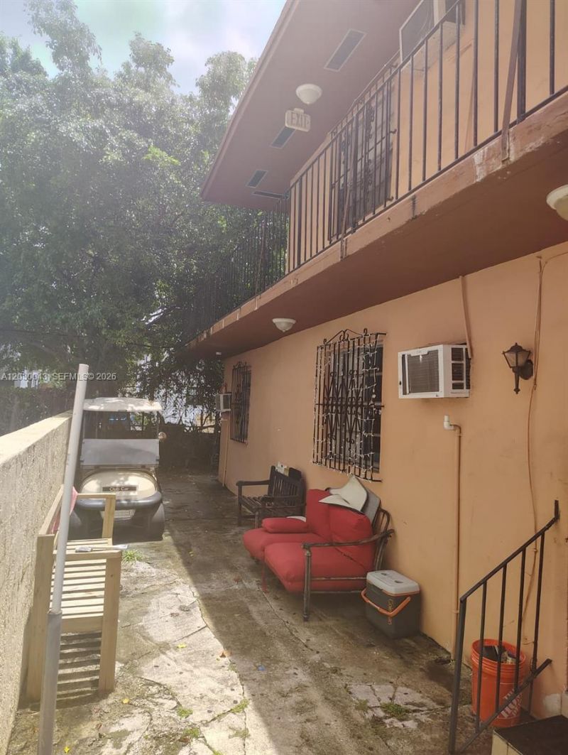 934 SW 3rd St, Miami, FL 33130 Photo
