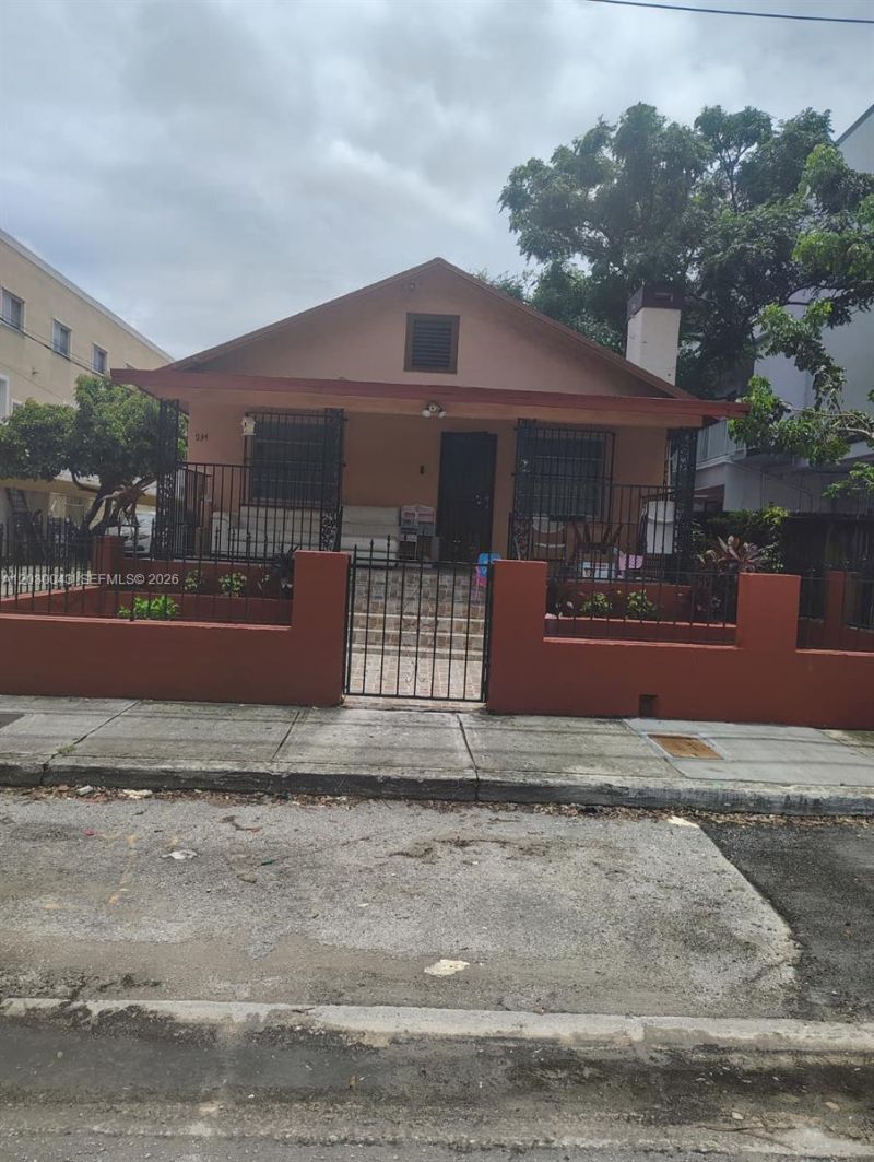 934 SW 3rd St, Miami, FL 33130 Photo
