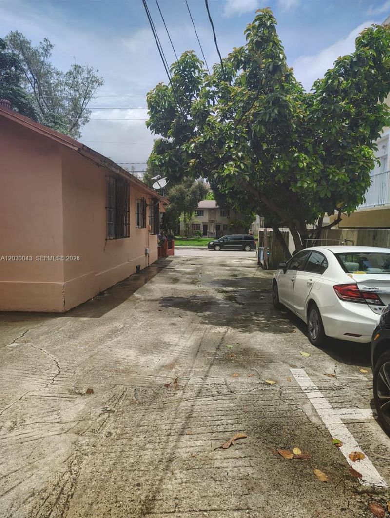 934 SW 3rd St, Miami, FL 33130 Photo