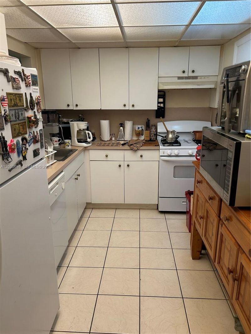 18051 NW 68th Ave , Unit K104, Hialeah, FL 33015 Photo
