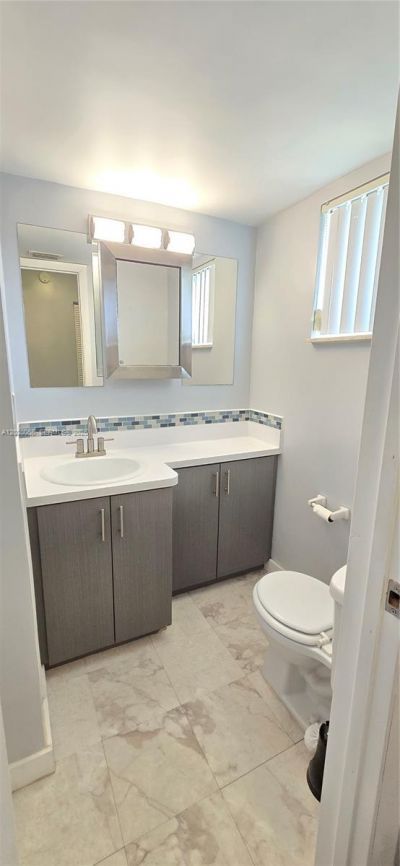 1201 NE 191st St, Unit G306, Miami, FL 33179 Photo