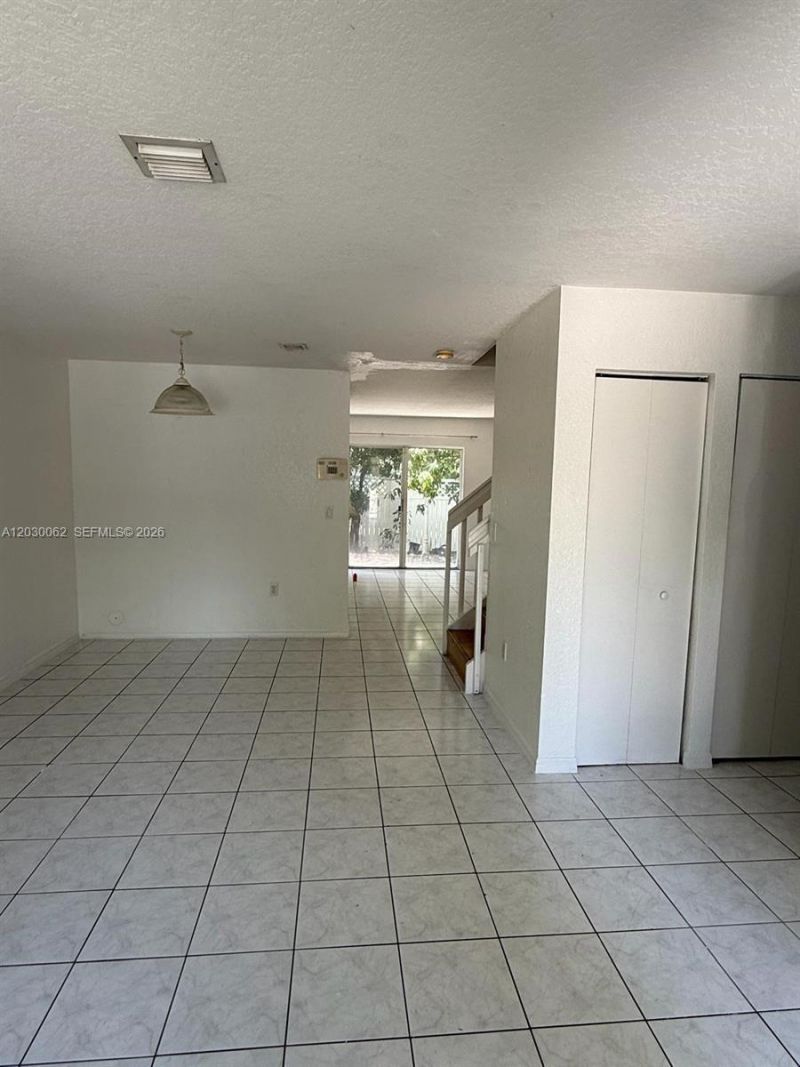 136 Hidden Ct Rd , Unit 22-D, Hollywood, FL 33023 Photo