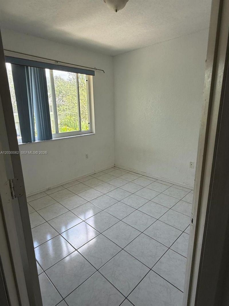 136 Hidden Ct Rd , Unit 22-D, Hollywood, FL 33023 Photo