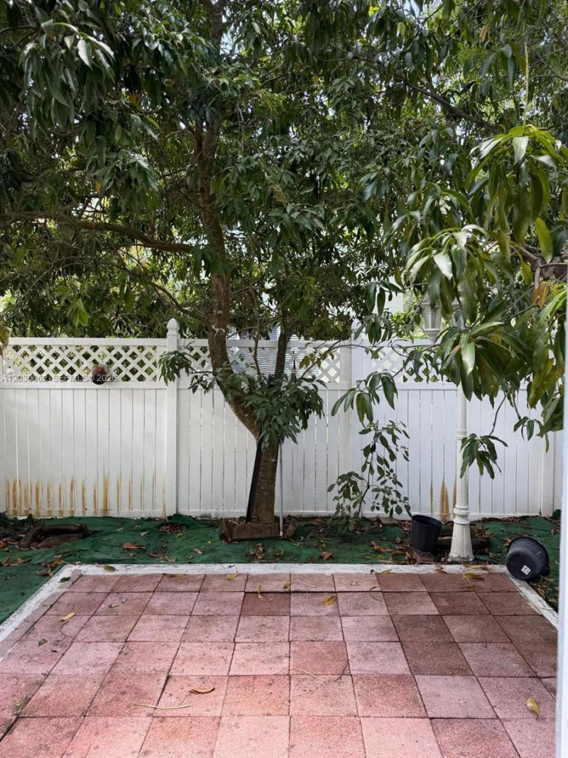 136 Hidden Ct Rd , Unit 22-D, Hollywood, FL 33023 Photo