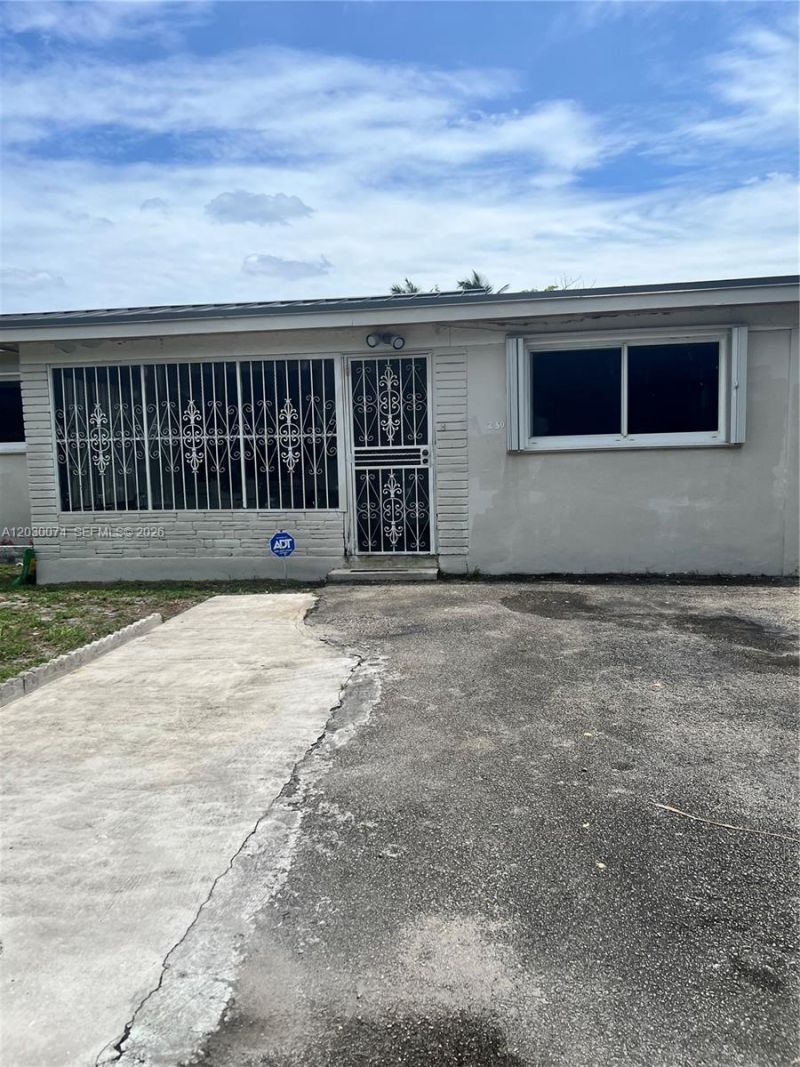 250 NE 160th St , Miami, FL 33162 Photo