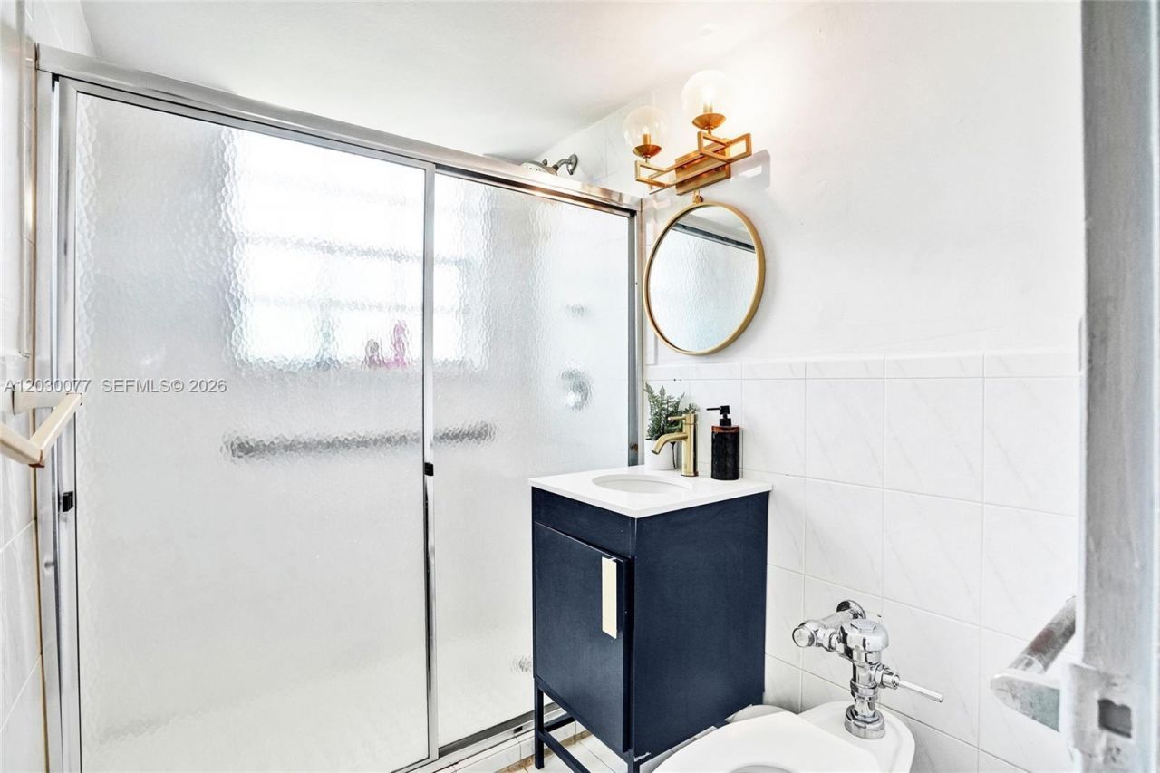 6484 Indian Creek Dr, Unit 208, Miami Beach, FL 33141 Photo