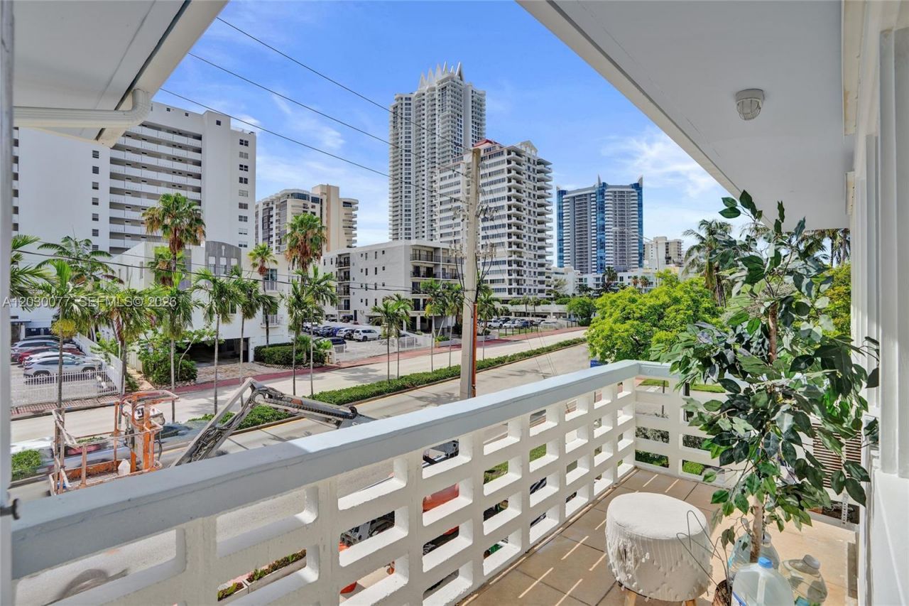 6484 Indian Creek Dr, Unit 208, Miami Beach, FL 33141 Photo
