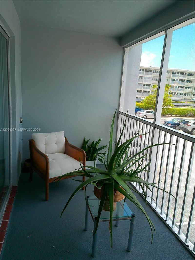 215 SE 3rd Ave, Unit 206A, Hallandale Beach, FL 33009 Photo
