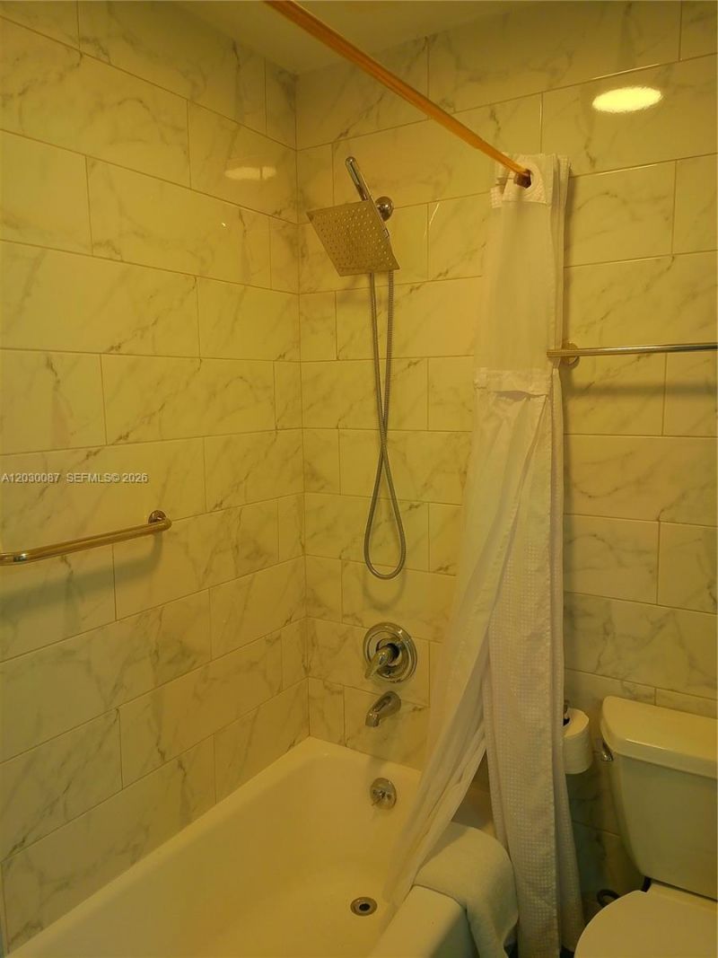 215 SE 3rd Ave, Unit 206A, Hallandale Beach, FL 33009 Photo
