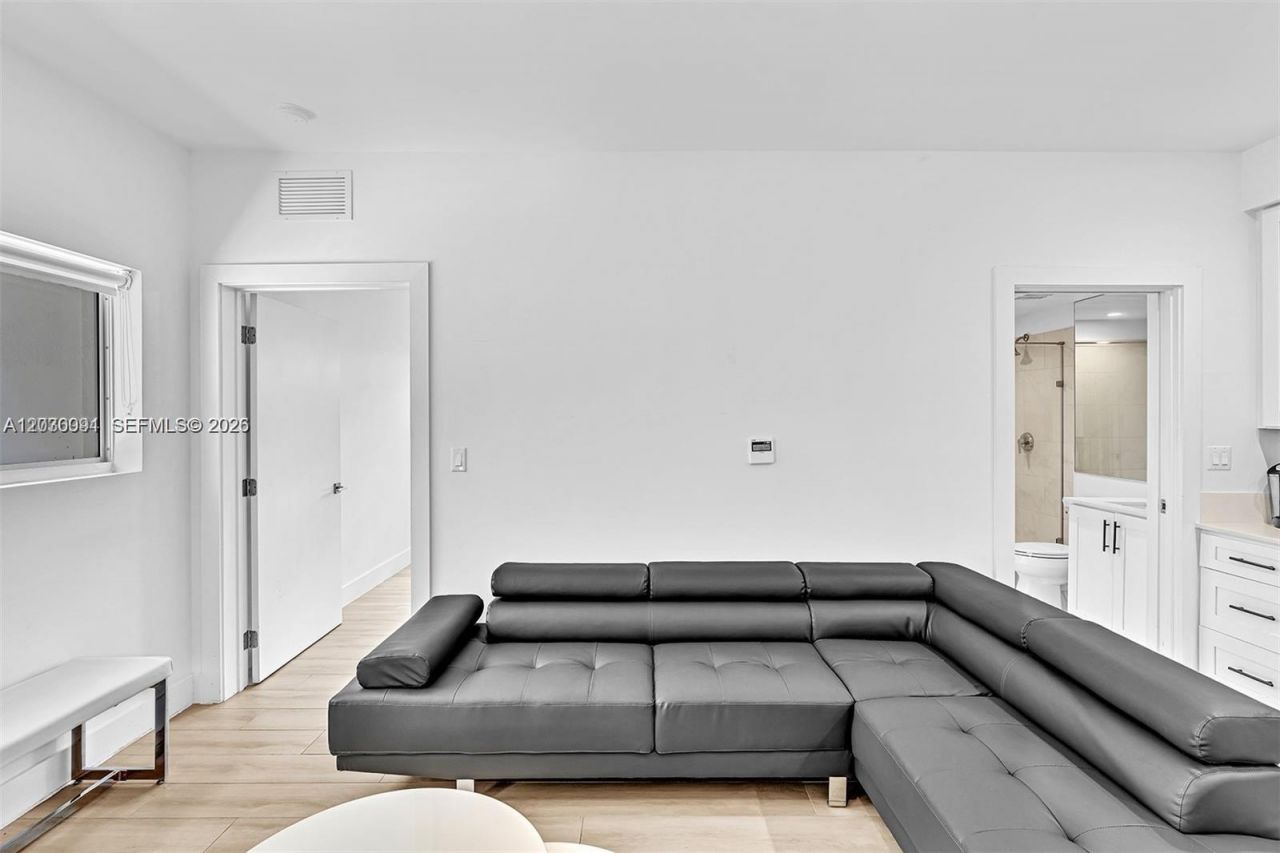 940 Michigan Ave , Unit 10, Miami Beach, FL 33139 Photo