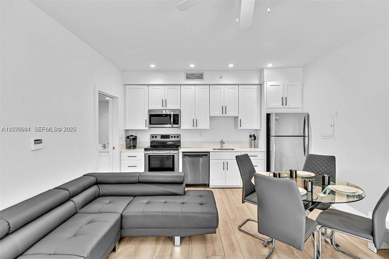 940 Michigan Ave , Unit 10, Miami Beach, FL 33139 Photo