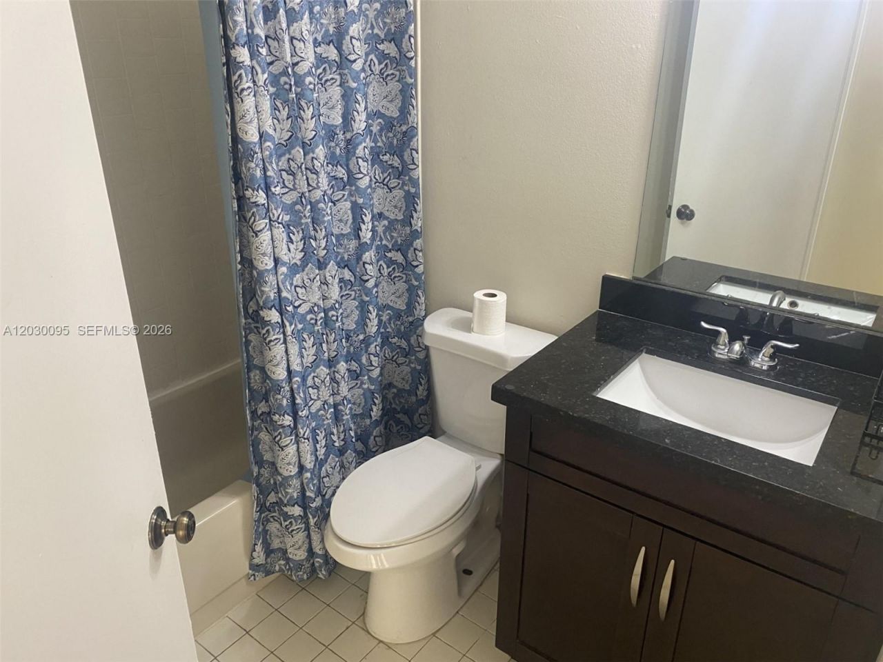 8290 Lake Dr, Unit 433, Doral, FL 33166 Photo