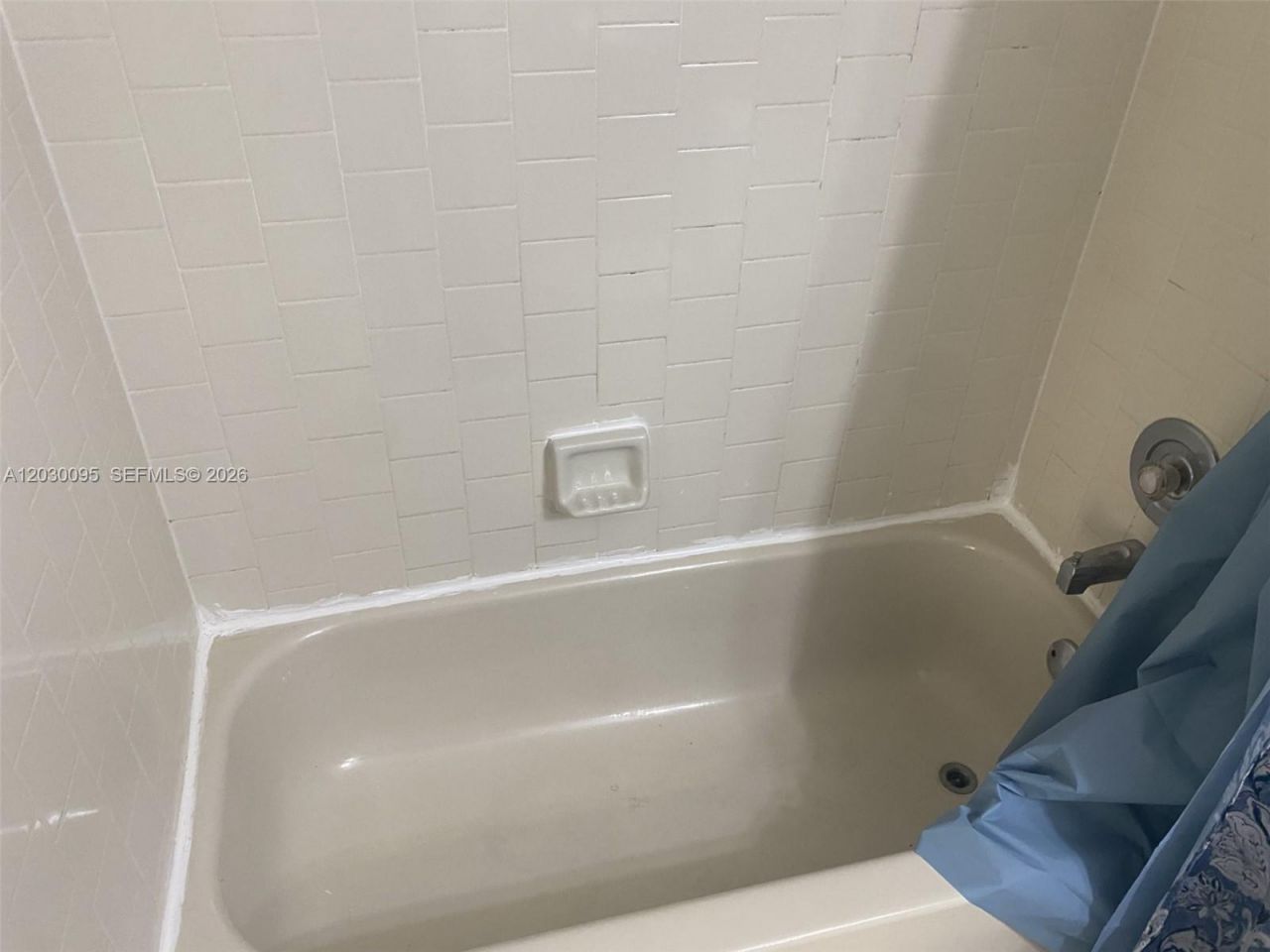 8290 Lake Dr, Unit 433, Doral, FL 33166 Photo