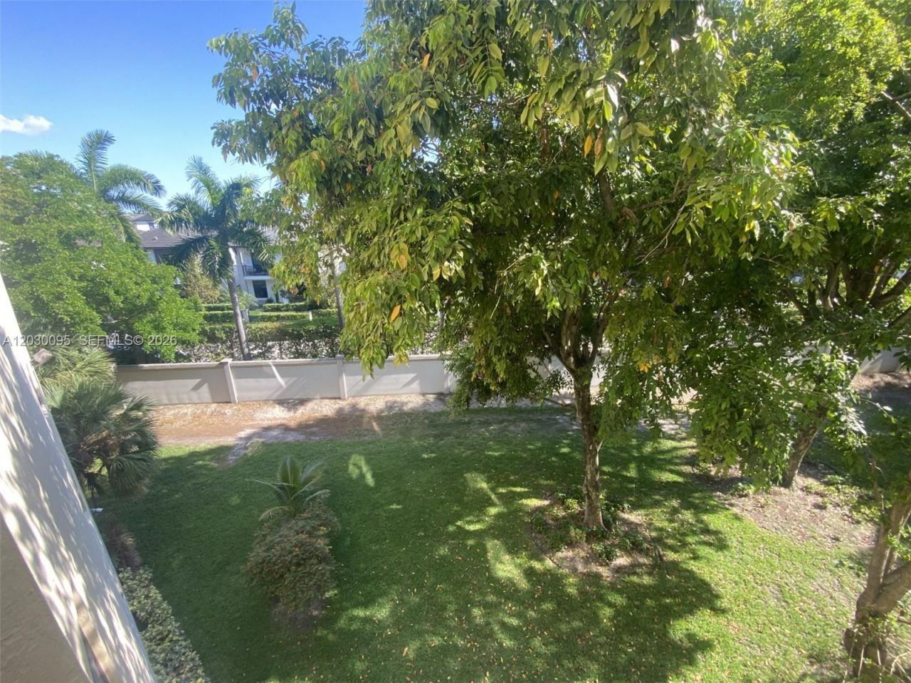 8290 Lake Dr, Unit 433, Doral, FL 33166 Photo