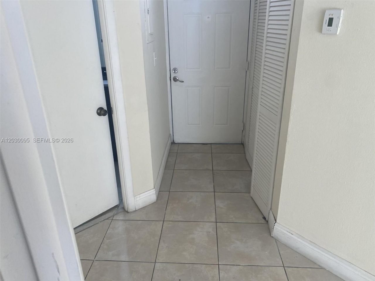 8290 Lake Dr, Unit 433, Doral, FL 33166 Photo