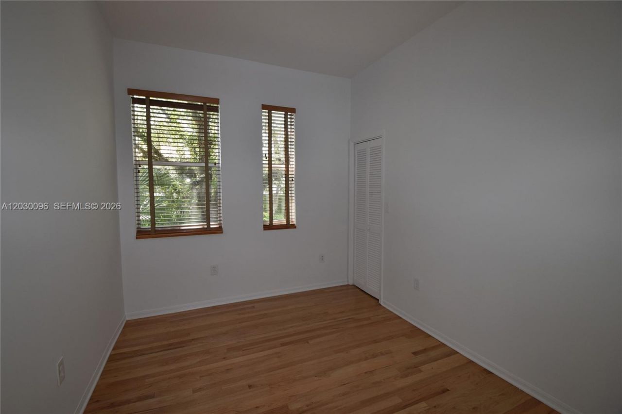 3051 Center St , Unit 9, Miami, FL 33133 Photo
