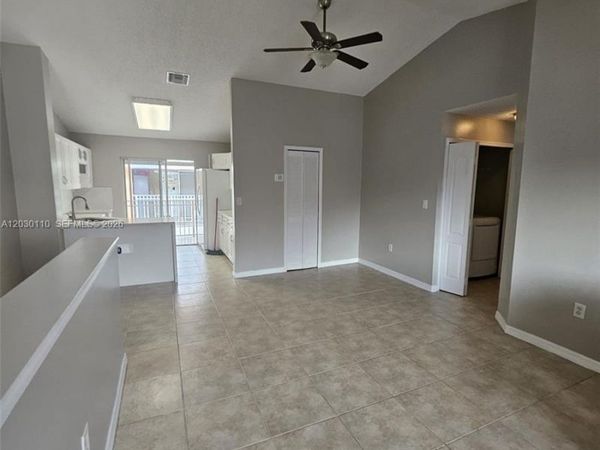 2527 W 76th St , Unit 208, Hialeah, FL 33016