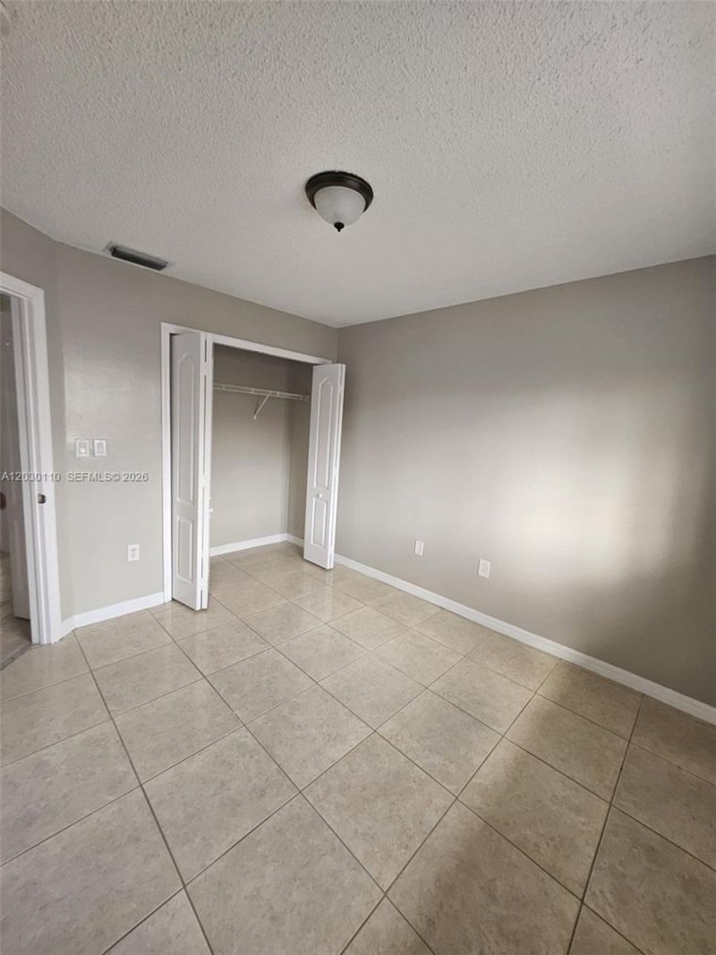 2527 W 76th St , Unit 208, Hialeah, FL 33016 Photo