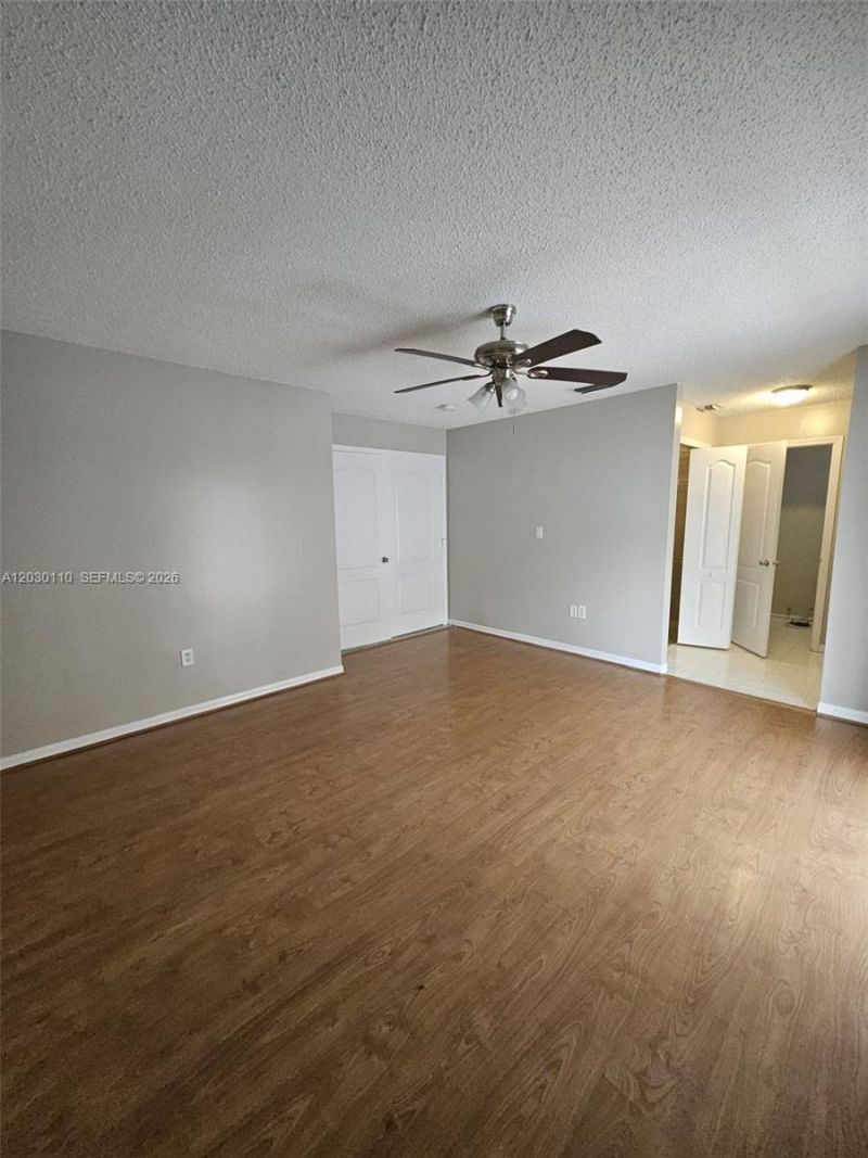 2527 W 76th St , Unit 208, Hialeah, FL 33016 Photo