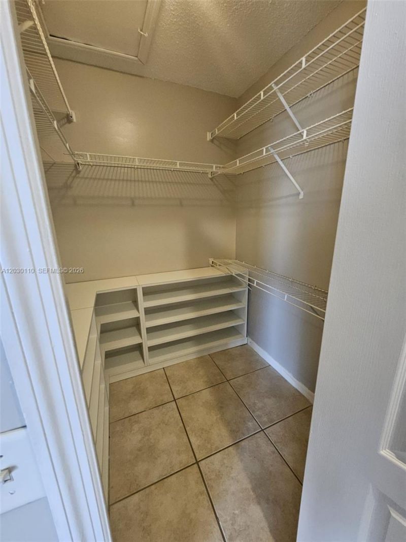 2527 W 76th St , Unit 208, Hialeah, FL 33016 Photo