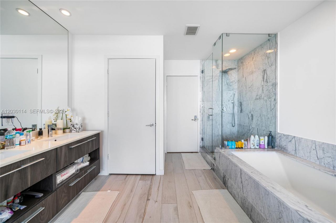 480 NE 31st St , Unit 1603, Miami, FL 33137 Photo