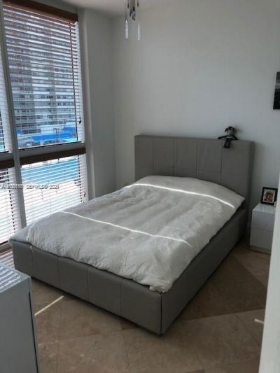 1945 S Ocean Dr , Unit 602, Hallandale Beach, FL 33009 Photo