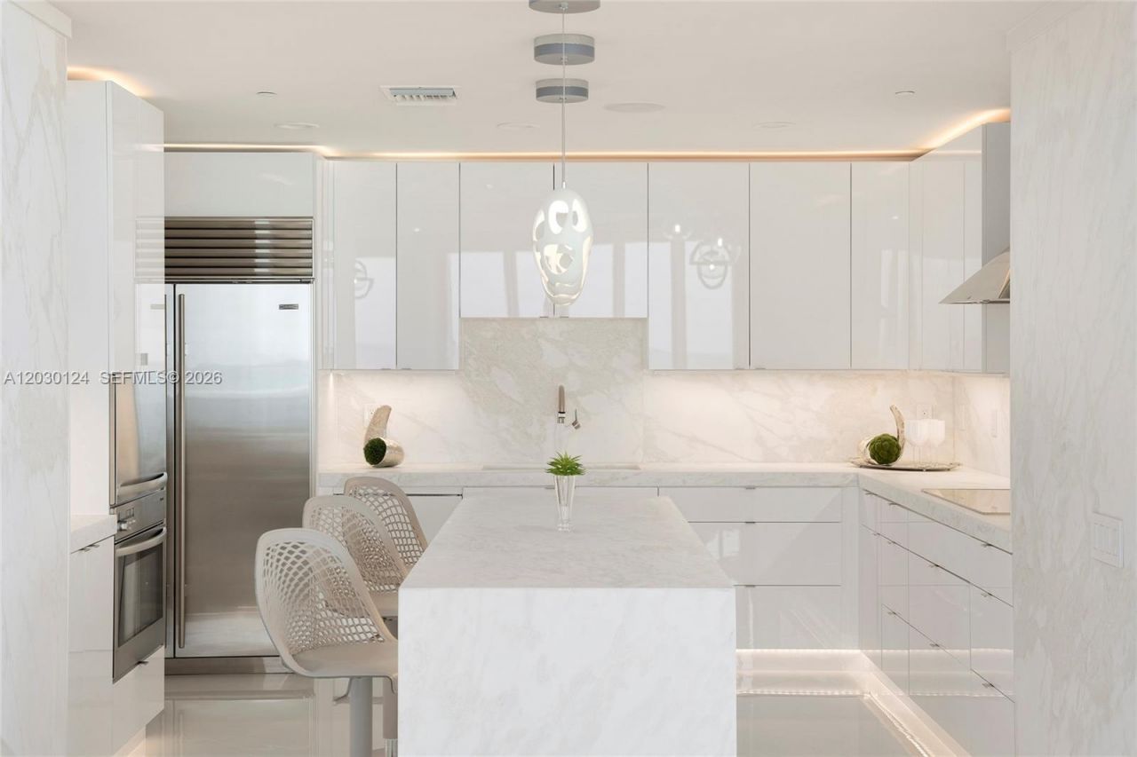 5959 Collins Ave , Unit 807, Miami Beach, FL 33140 Photo