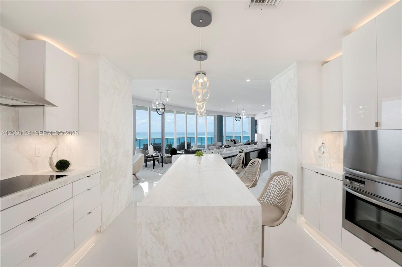 5959 Collins Ave , Unit 807, Miami Beach, FL 33140 Photo