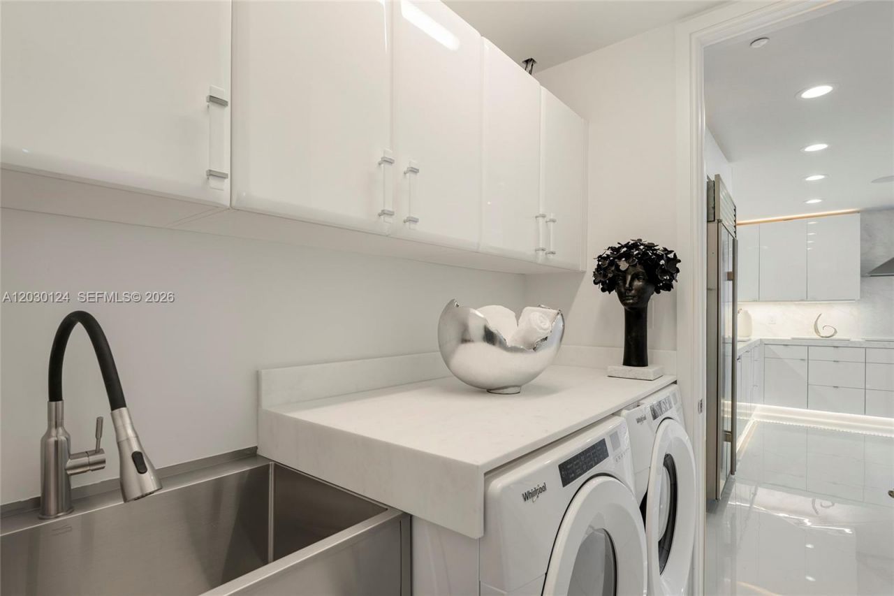 5959 Collins Ave , Unit 807, Miami Beach, FL 33140 Photo