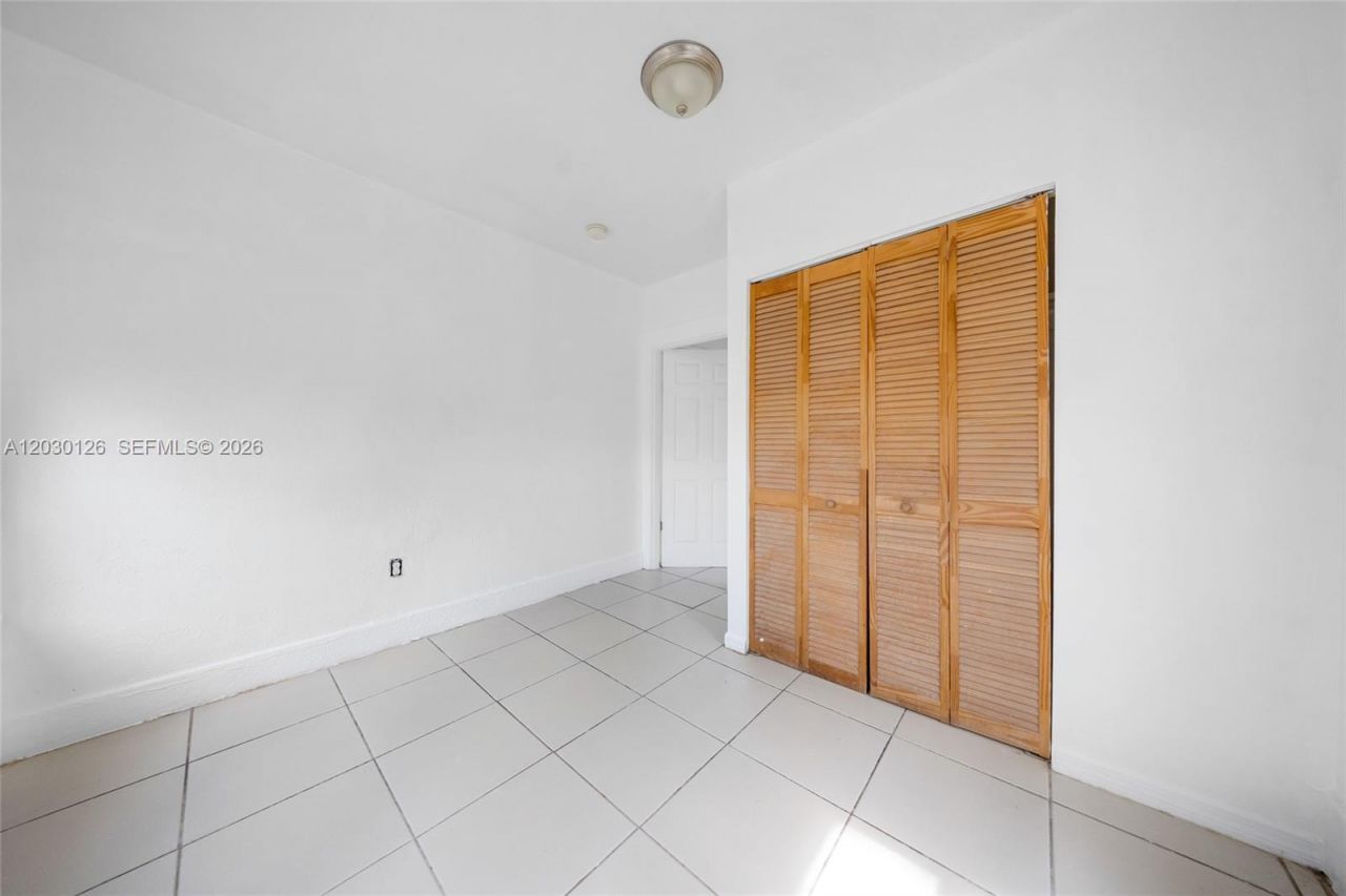 1035 NW 4th St , Miami, FL 33128 Photo