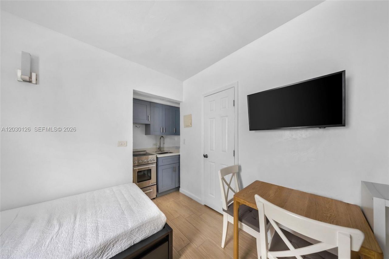 1035 NW 4th St , Miami, FL 33128 Photo