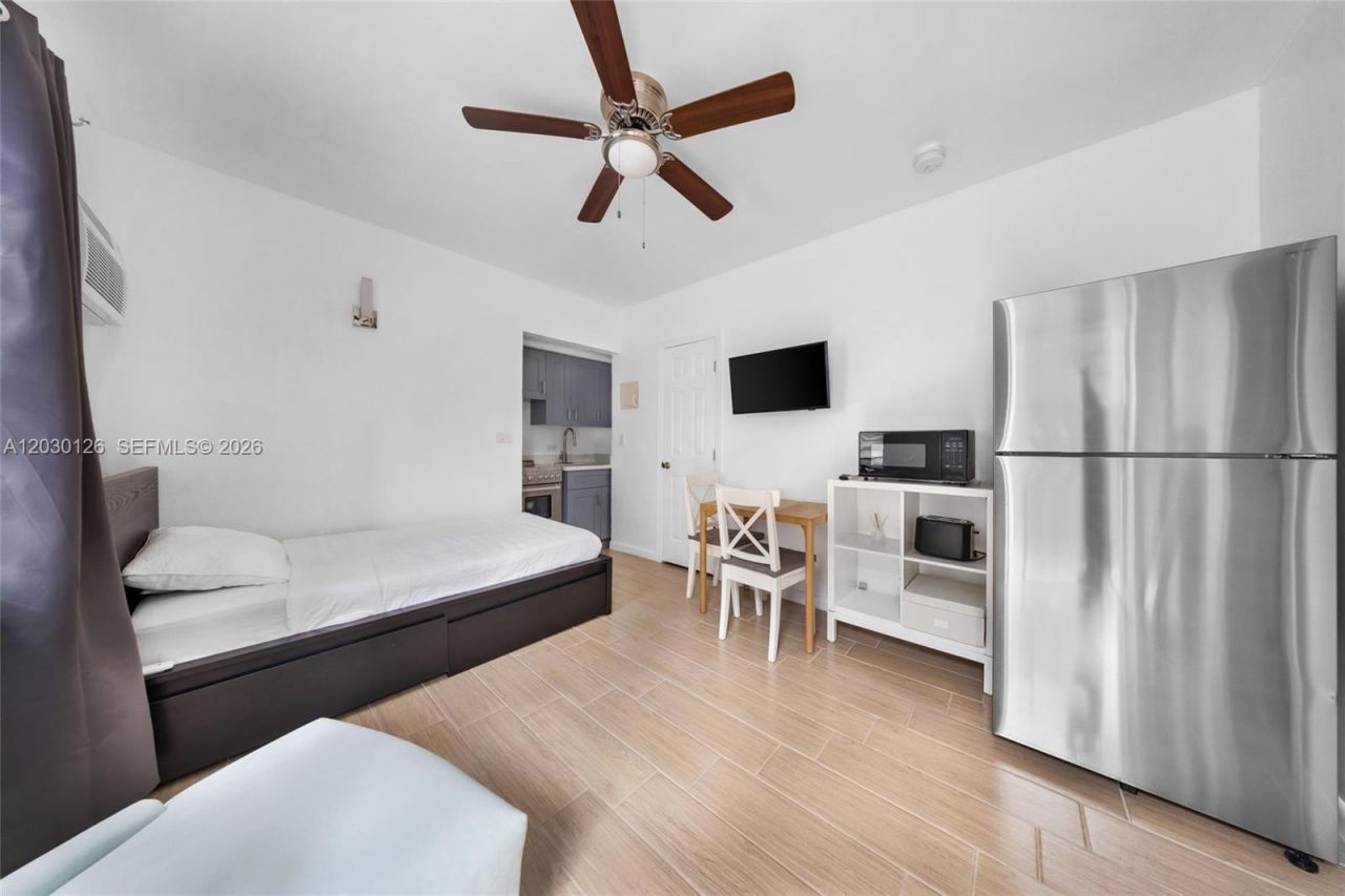 1035 NW 4th St , Miami, FL 33128 Photo