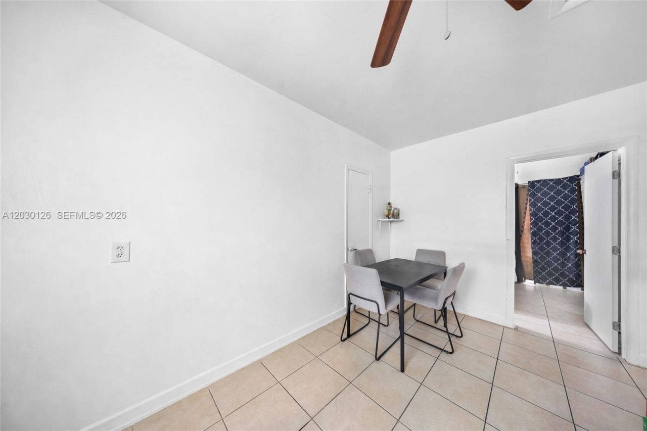 1035 NW 4th St , Miami, FL 33128 Photo