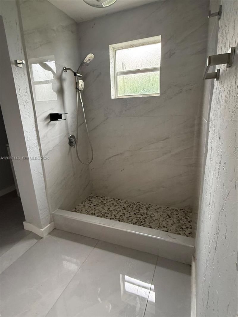 102 NW 1st Ave , Unit 102, Hallandale Beach, FL 33009 Photo
