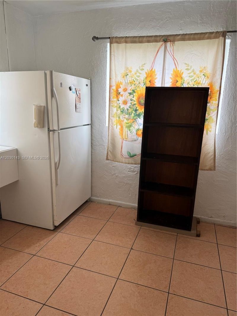 102 NW 1st Ave , Unit 102, Hallandale Beach, FL 33009 Photo